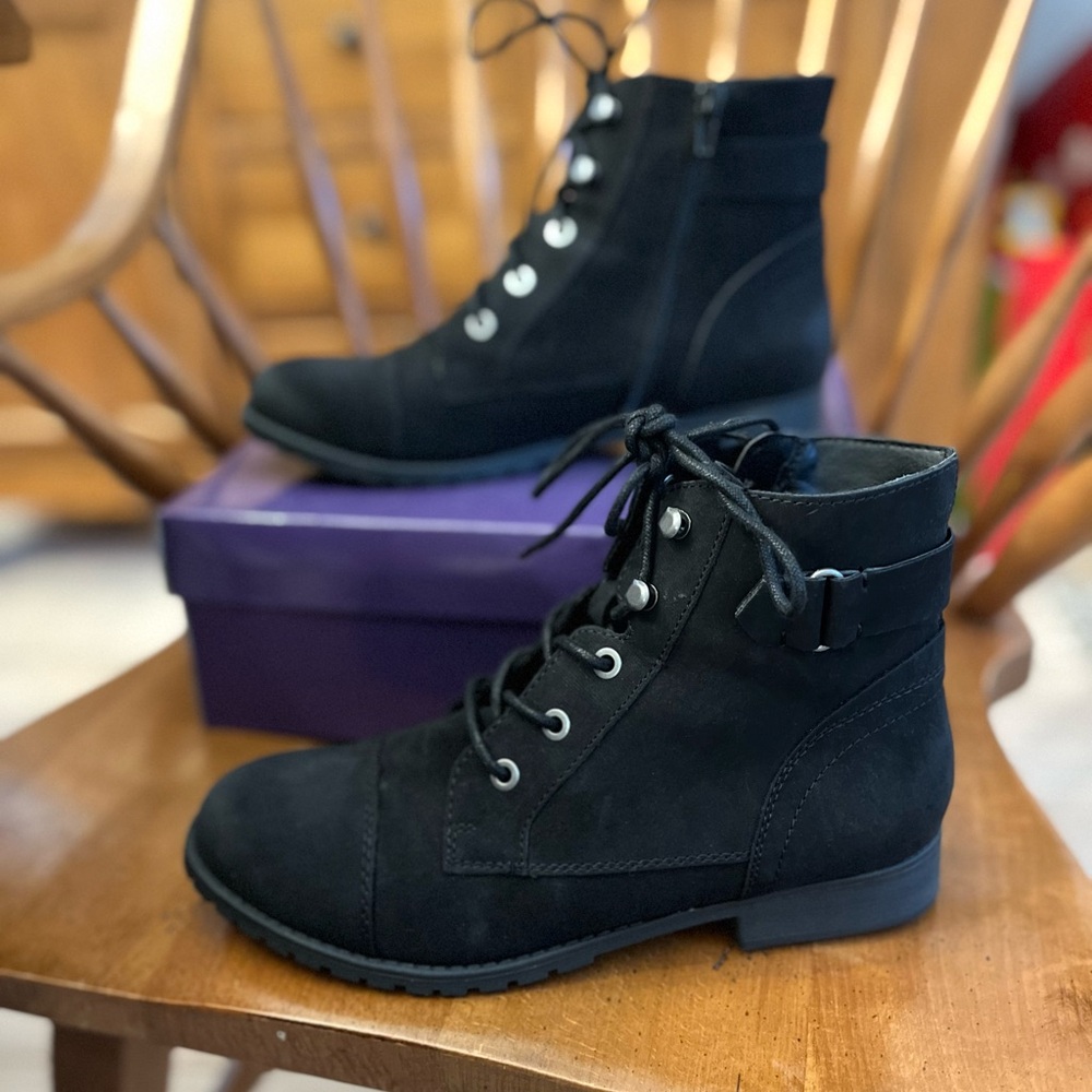 Madden Girl Black Lace-Up Ankle Boots size 8